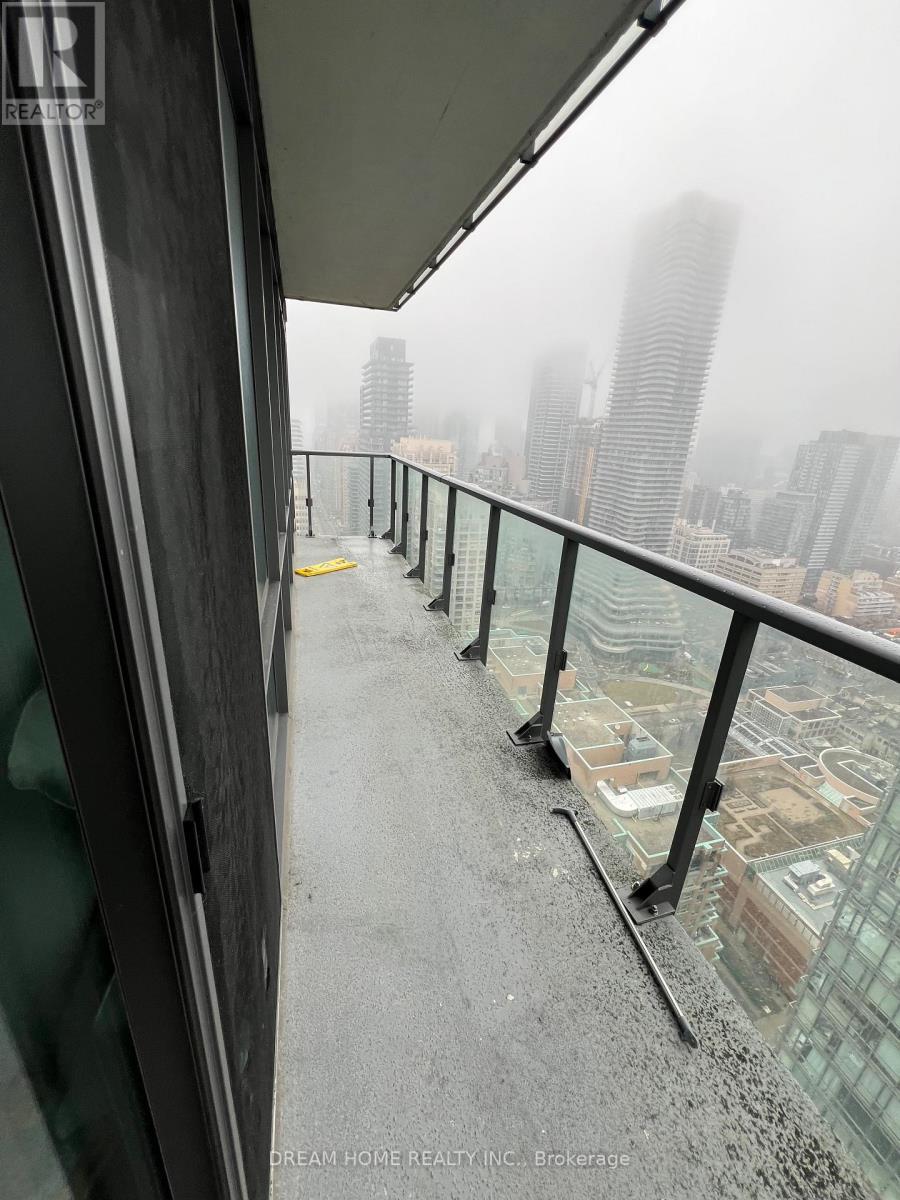 3405 - 832 Bay Street, Toronto, ON - Outdoor With Balcony With Exterior