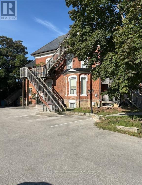 9 - 75 Mcintyre Crescent, Halton Hills, ON - Outdoor