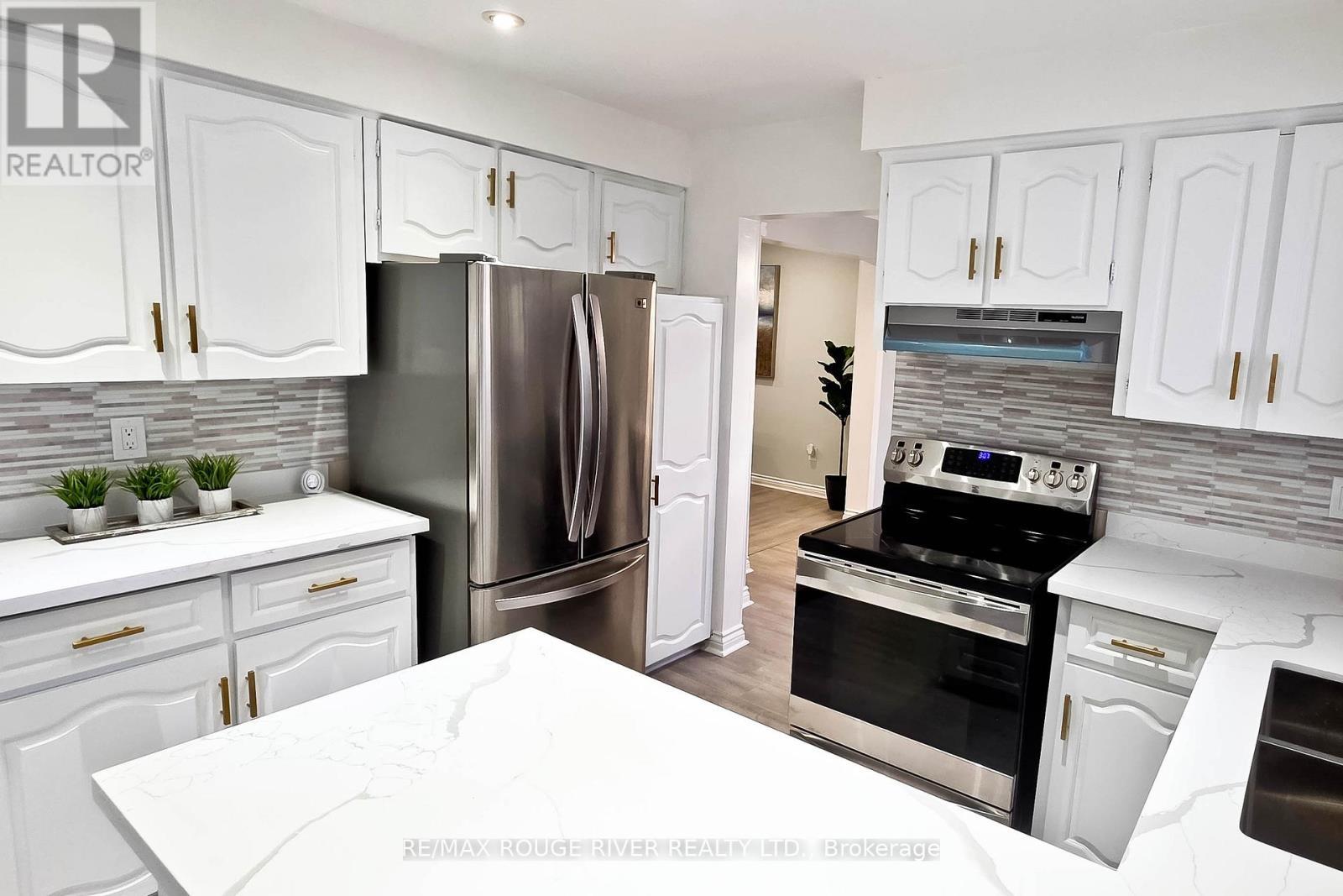 22 Annabelle Drive, Toronto, ON - Indoor Photo Showing Kitchen With Stainless Steel Kitchen