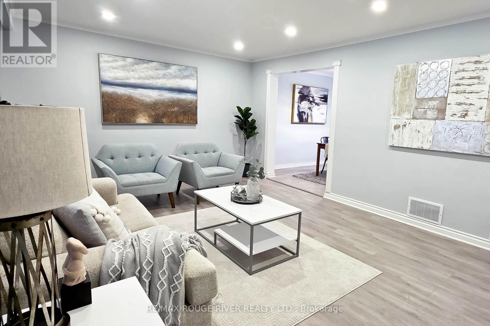 22 Annabelle Drive, Toronto, ON - Indoor Photo Showing Living Room