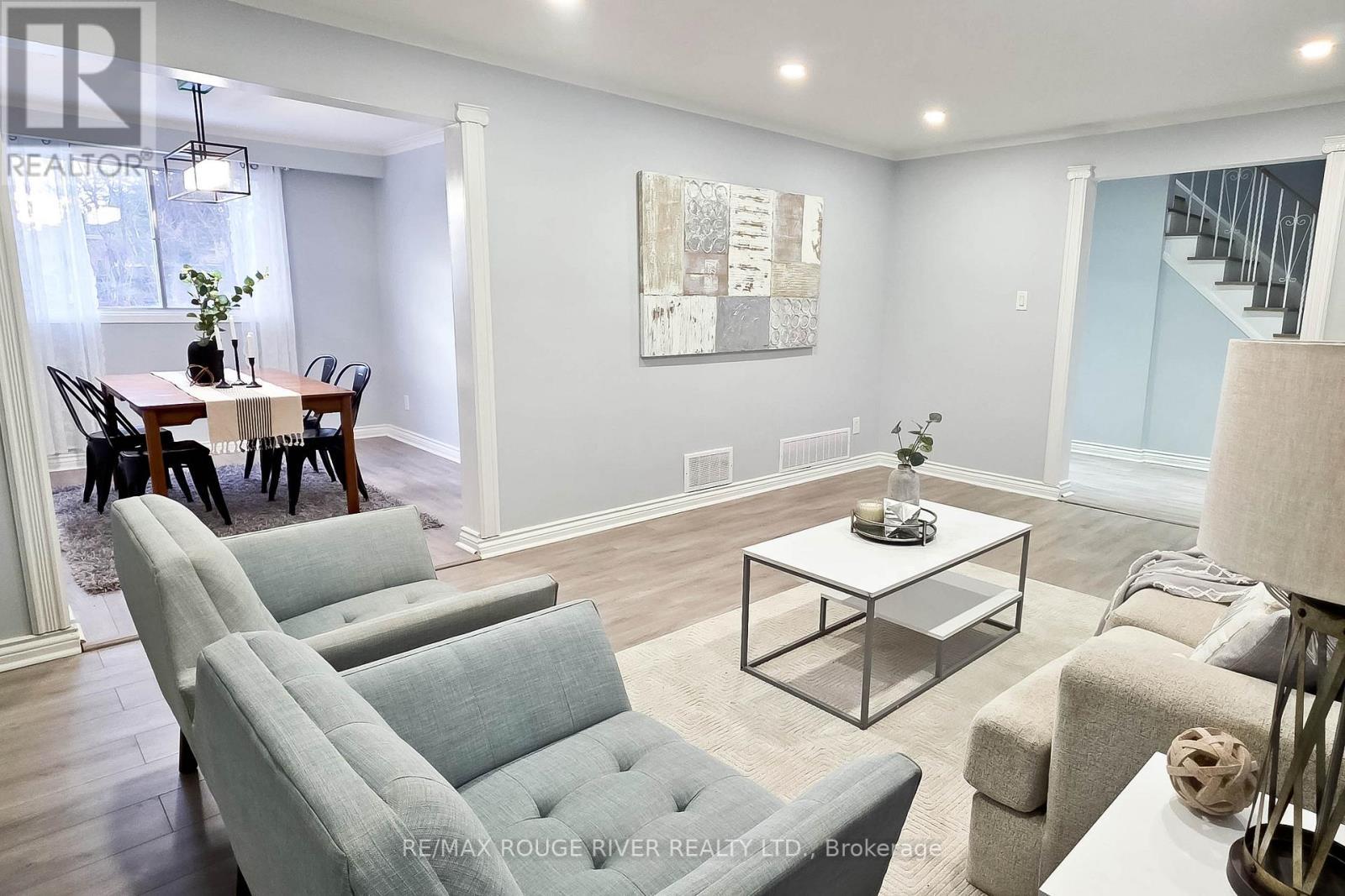 22 Annabelle Drive, Toronto, ON - Indoor Photo Showing Living Room