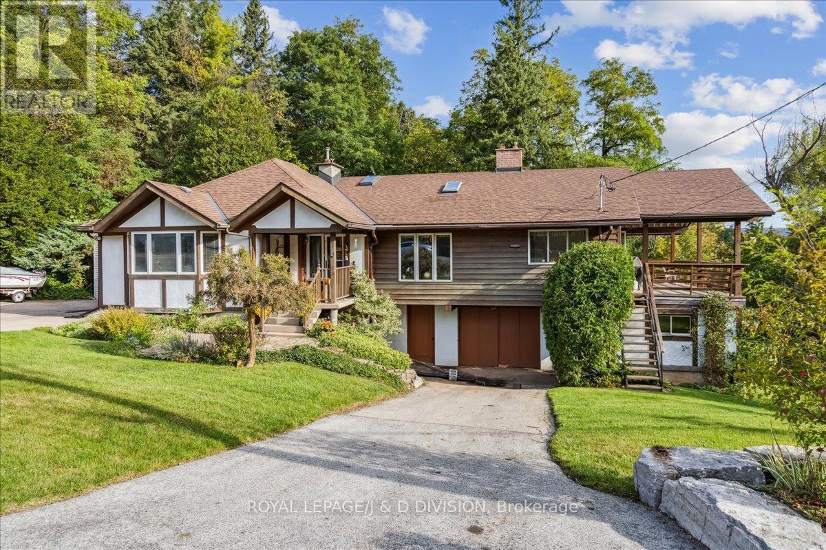 7095 Guelph Line, Milton, ON - Outdoor With Facade