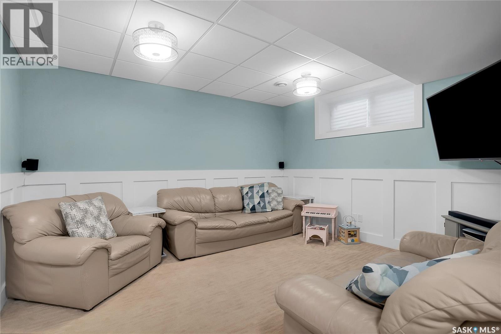 214 E Avenue N, Saskatoon, SK