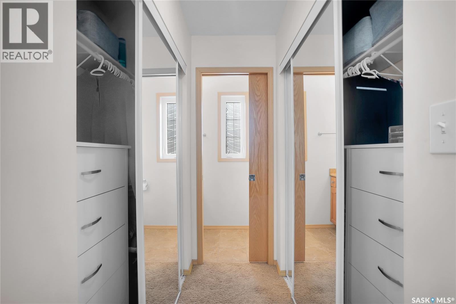 214 E Avenue N, Saskatoon, SK