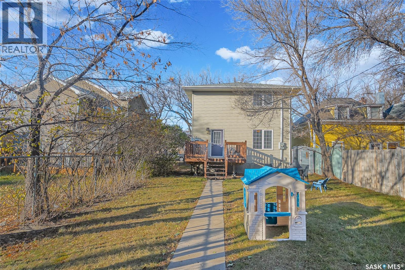 214 E Avenue N, Saskatoon, SK