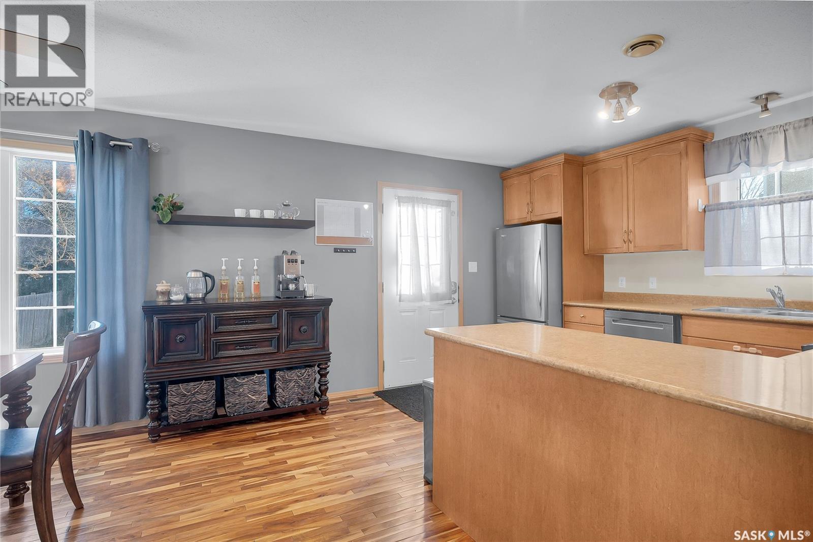 214 E Avenue N, Saskatoon, SK