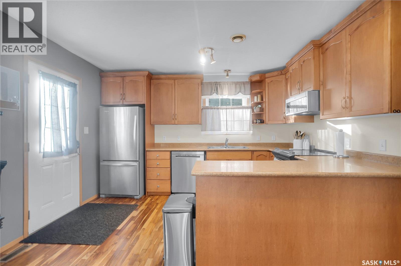 214 E Avenue N, Saskatoon, SK