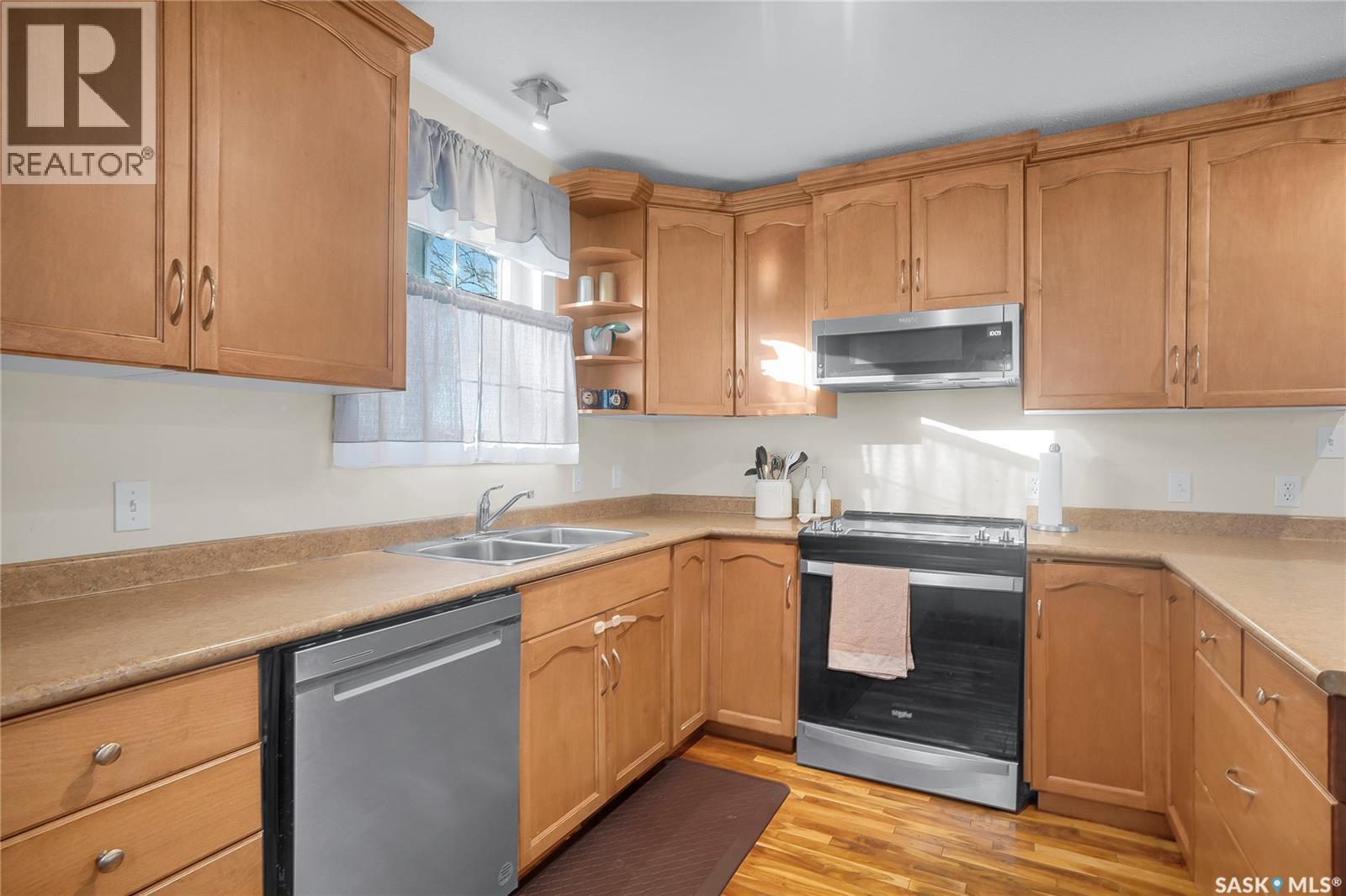 214 E Avenue N, Saskatoon, SK