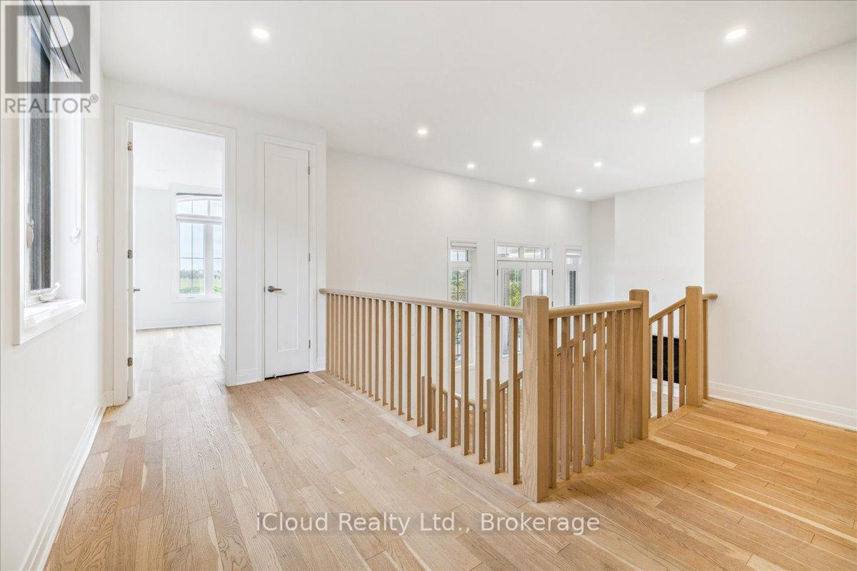 925 Hickory Crescent, Milton, ON - Indoor Photo Showing Other Room