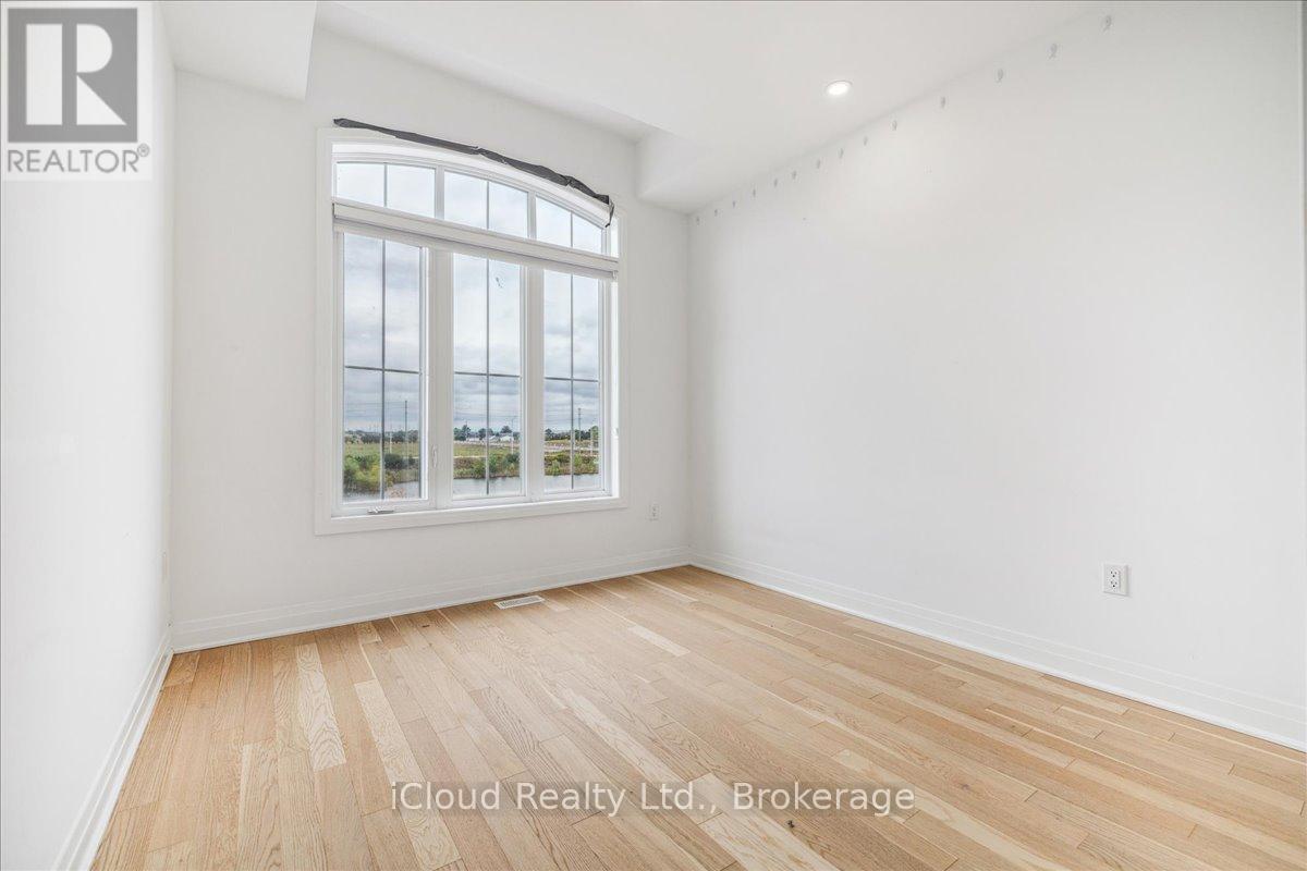 925 Hickory Crescent, Milton, ON - Indoor Photo Showing Other Room