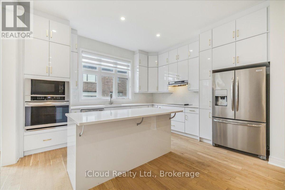 925 Hickory Crescent, Milton, ON - Indoor Photo Showing Kitchen