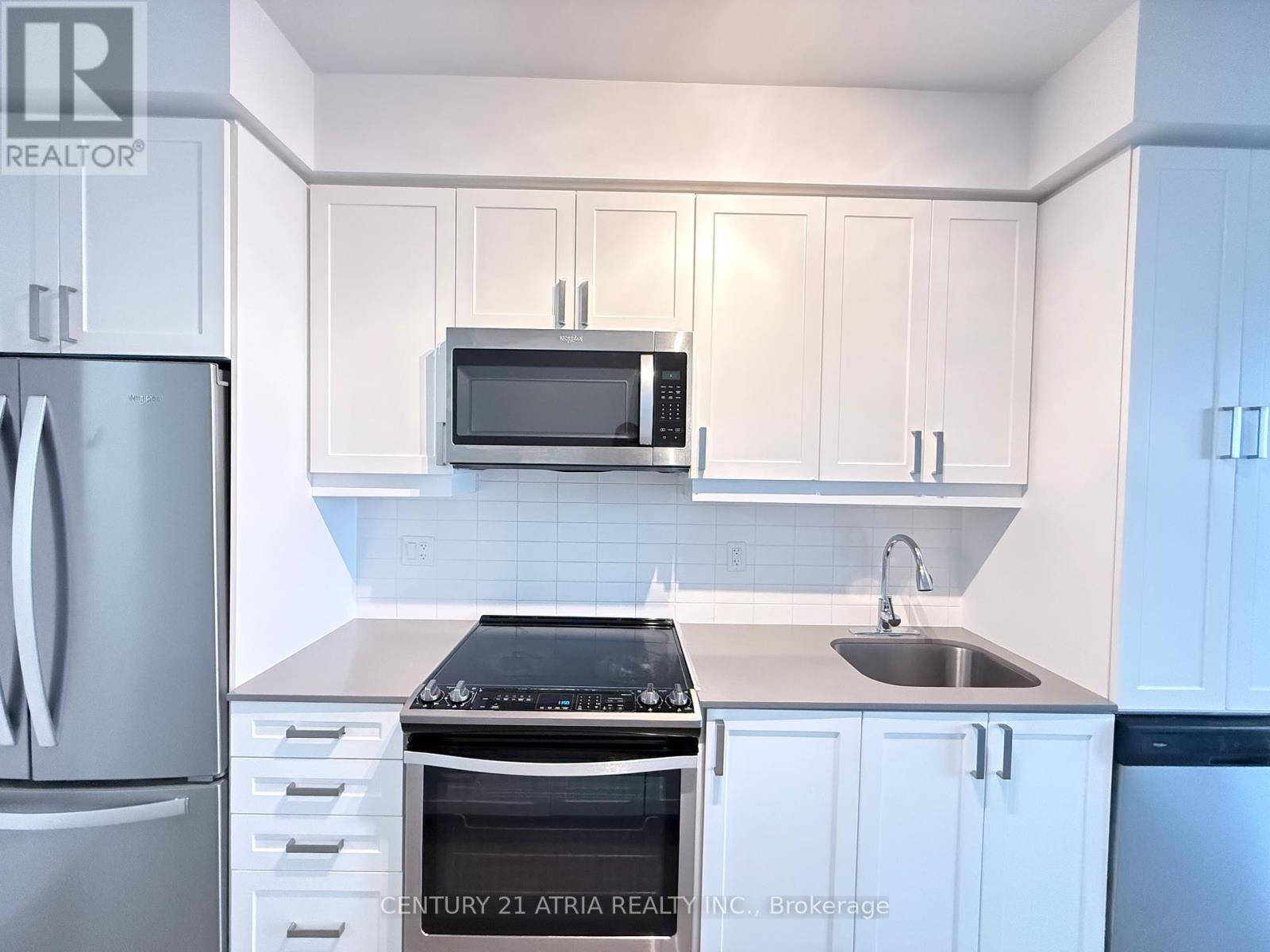 1711 - 7895 Jane Street, Vaughan, ON - Indoor Photo Showing Kitchen