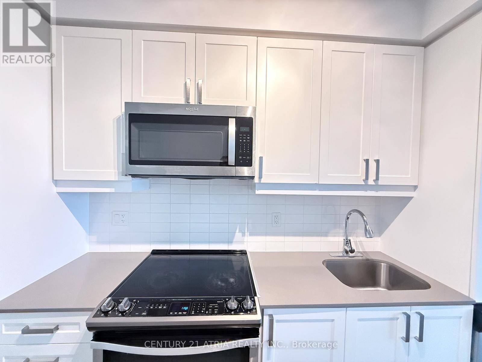 1711 - 7895 Jane Street, Vaughan, ON - Indoor Photo Showing Kitchen