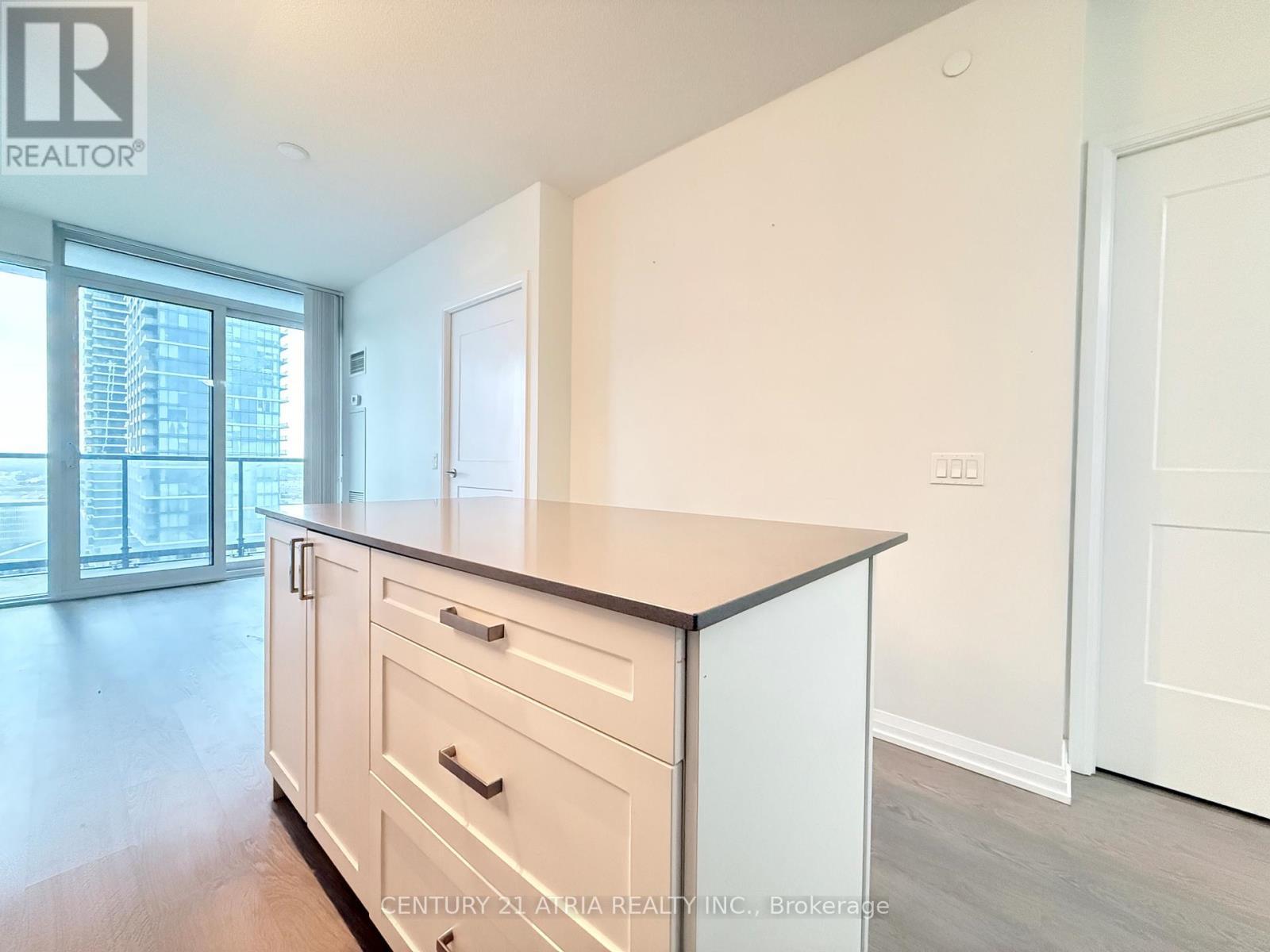 1711 - 7895 Jane Street, Vaughan, ON - Indoor Photo Showing Kitchen