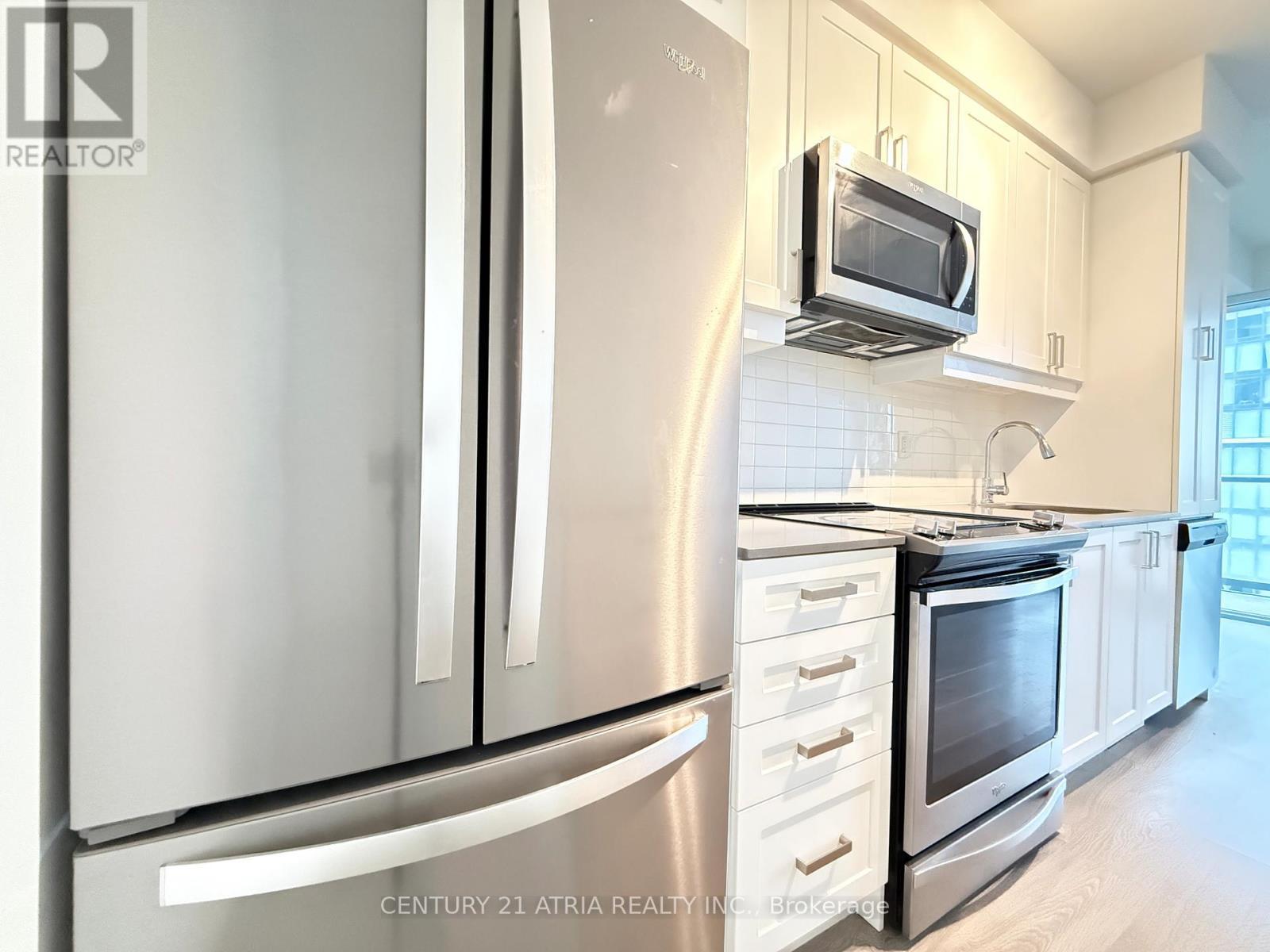 1711 - 7895 Jane Street, Vaughan, ON - Indoor Photo Showing Kitchen With Upgraded Kitchen
