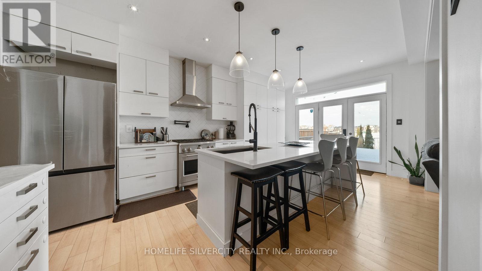 93 Gillespie Drive, Brantford, ON - Indoor Photo Showing Kitchen With Stainless Steel Kitchen With Upgraded Kitchen