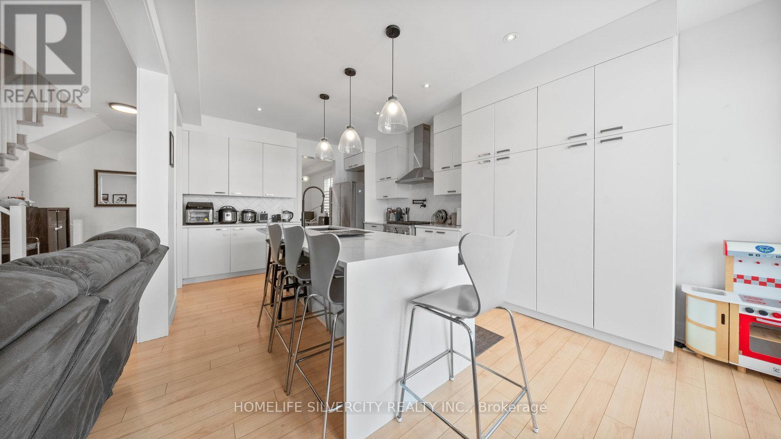 93 Gillespie Drive, Brantford, ON - Indoor Photo Showing Other Room