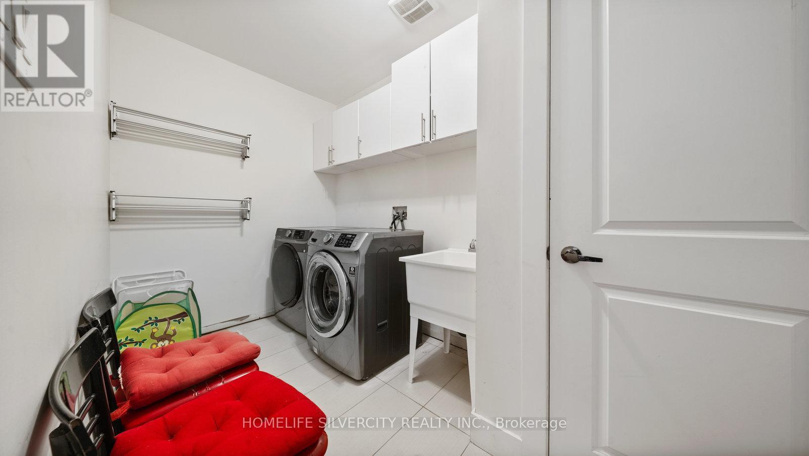 93 Gillespie Drive, Brantford, ON - Indoor Photo Showing Laundry Room
