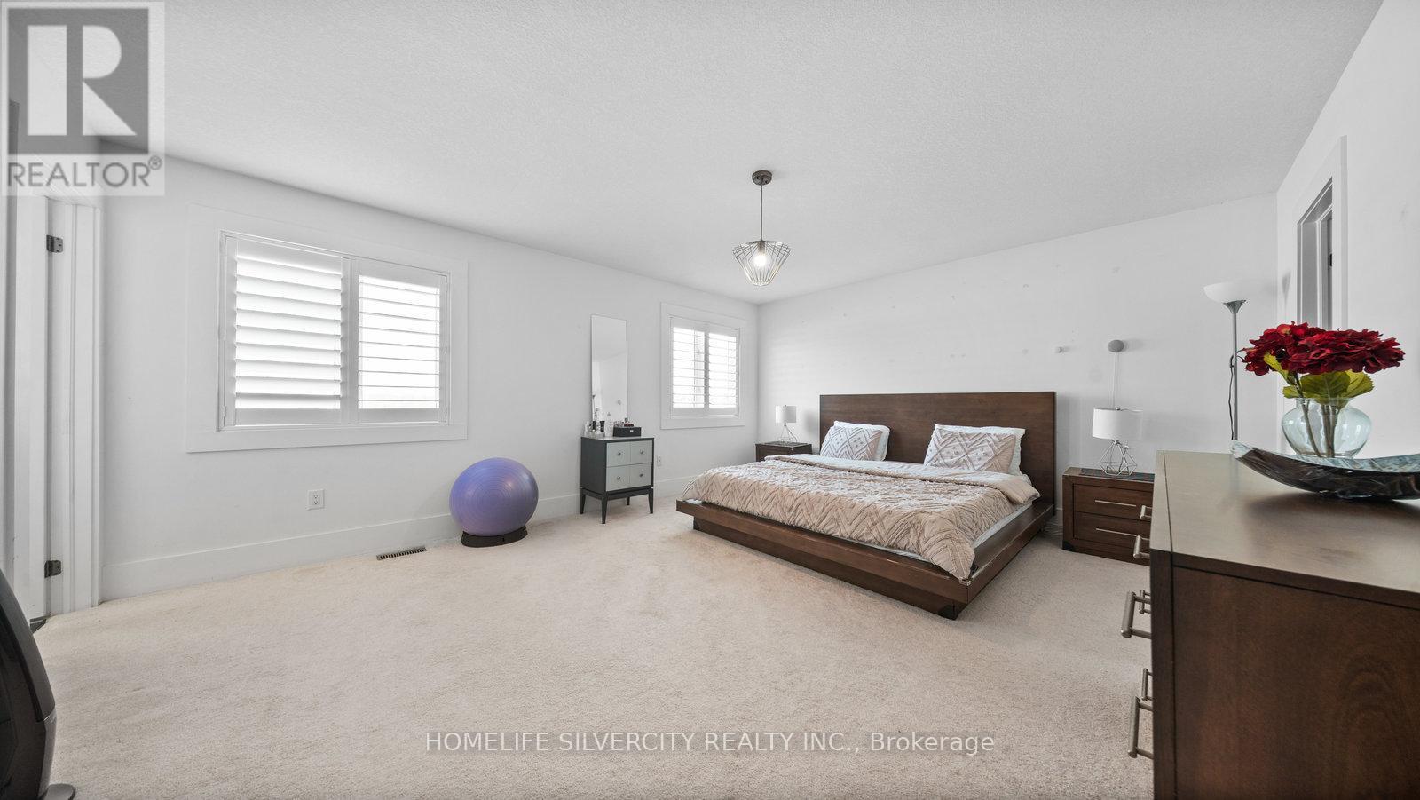 93 Gillespie Drive, Brantford, ON - Indoor Photo Showing Bedroom