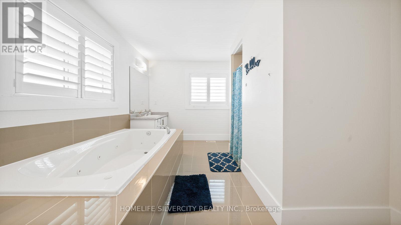 93 Gillespie Drive, Brantford, ON - Indoor Photo Showing Bathroom