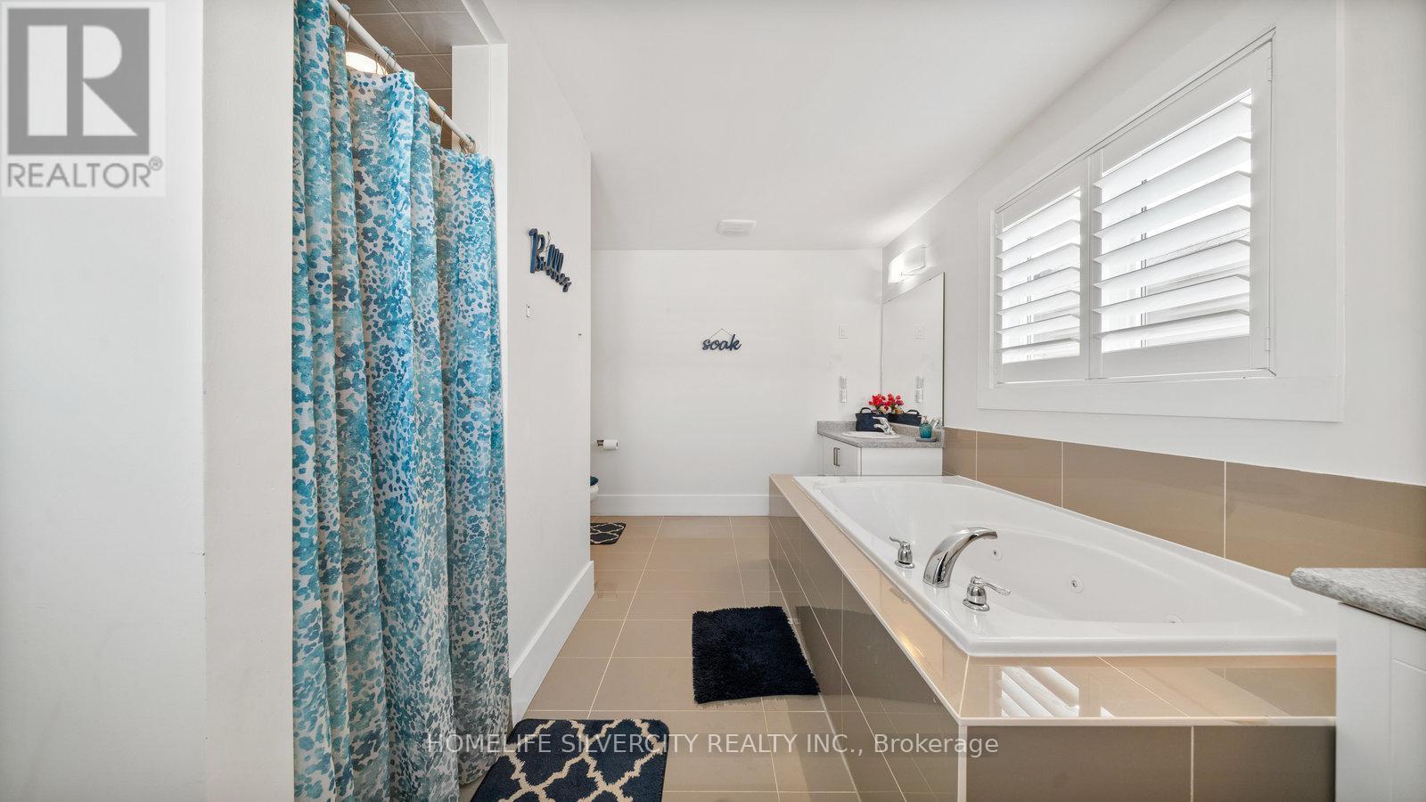 93 Gillespie Drive, Brantford, ON - Indoor Photo Showing Bathroom