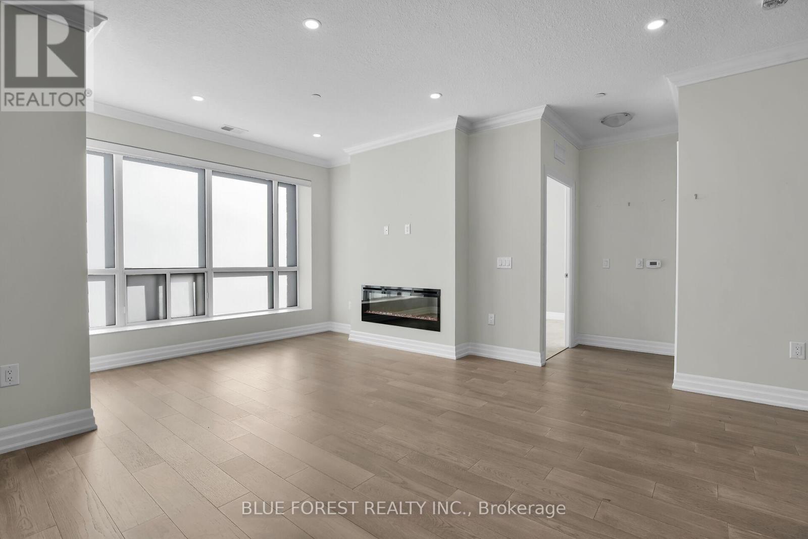 107 - 460 Callaway Road, London North (North R), ON - Indoor With Fireplace