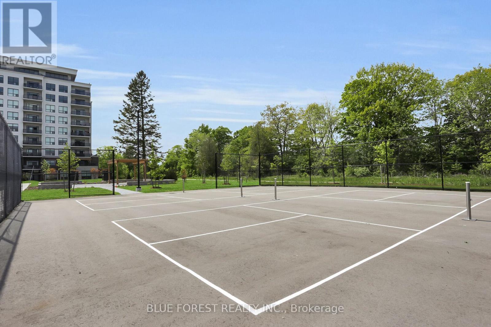 107 - 460 Callaway Road, London North (North R), ON - Outdoor