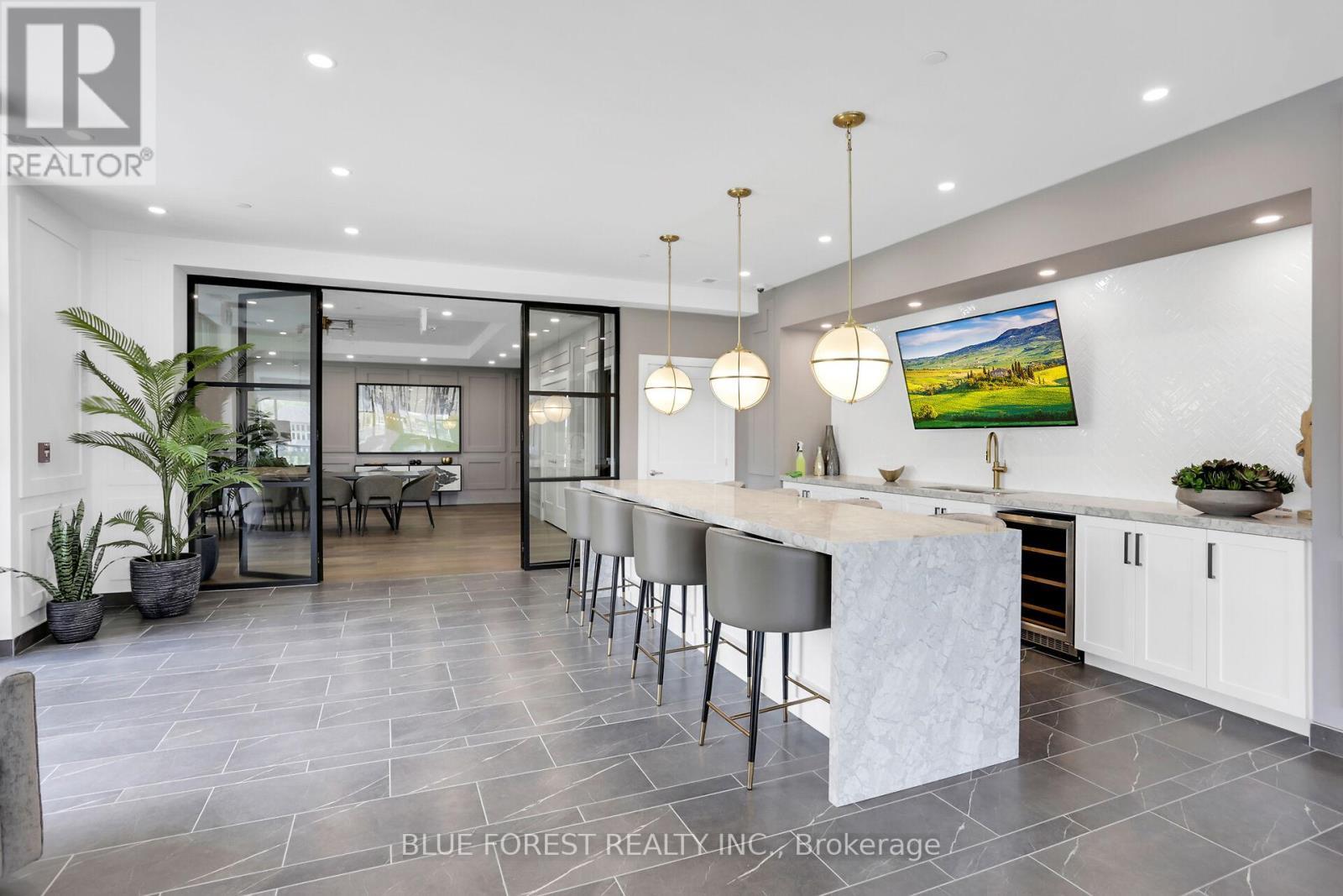 107 - 460 Callaway Road, London North (North R), ON - Indoor Photo Showing Kitchen With Upgraded Kitchen