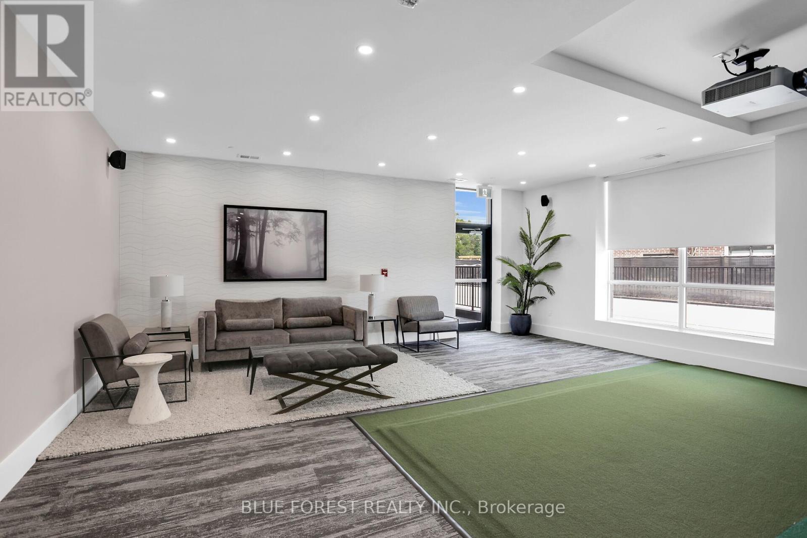 107 - 460 Callaway Road, London North (North R), ON - Indoor