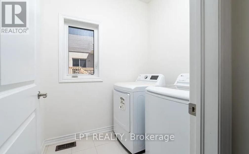 4 Bilanski Farm Road, Brantford, ON - Indoor Photo Showing Laundry Room