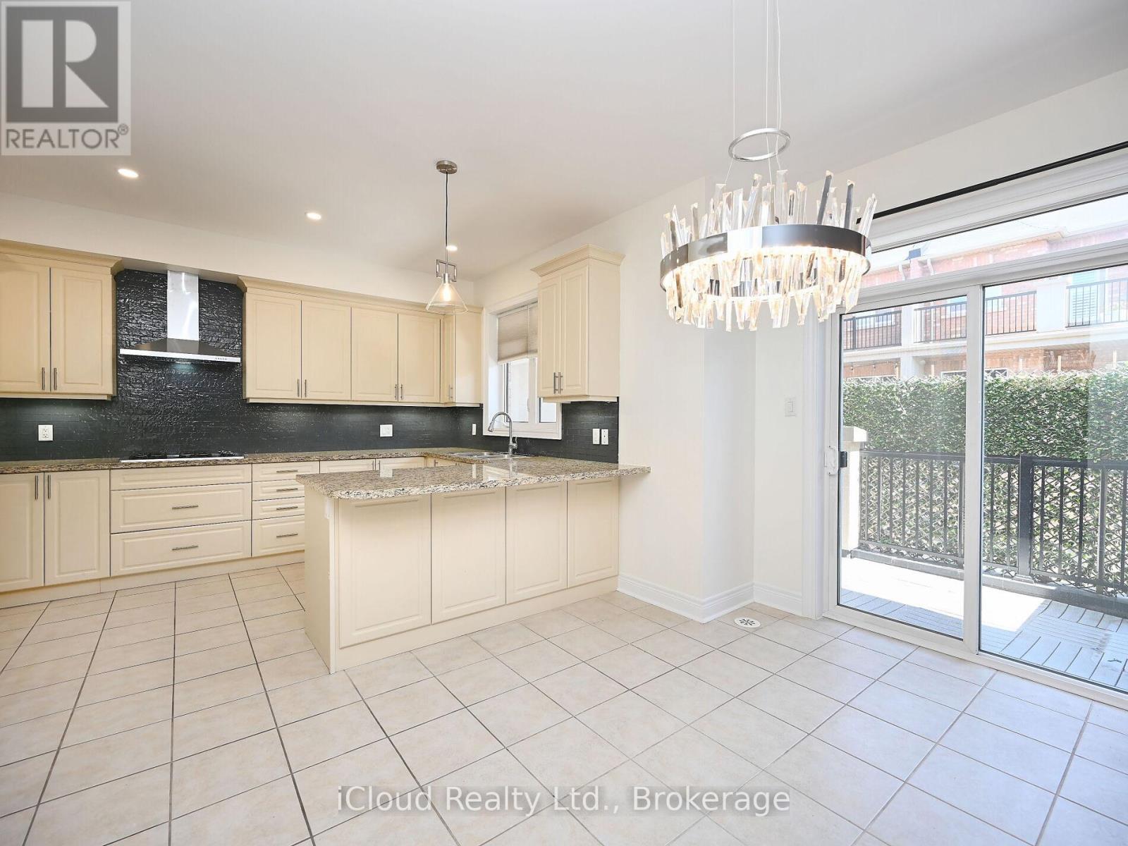 3069 Preserve Drive, Oakville, ON - Indoor Photo Showing Other Room