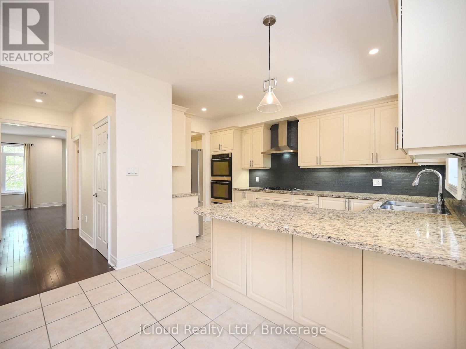 3069 Preserve Drive, Oakville, ON - Indoor Photo Showing Other Room