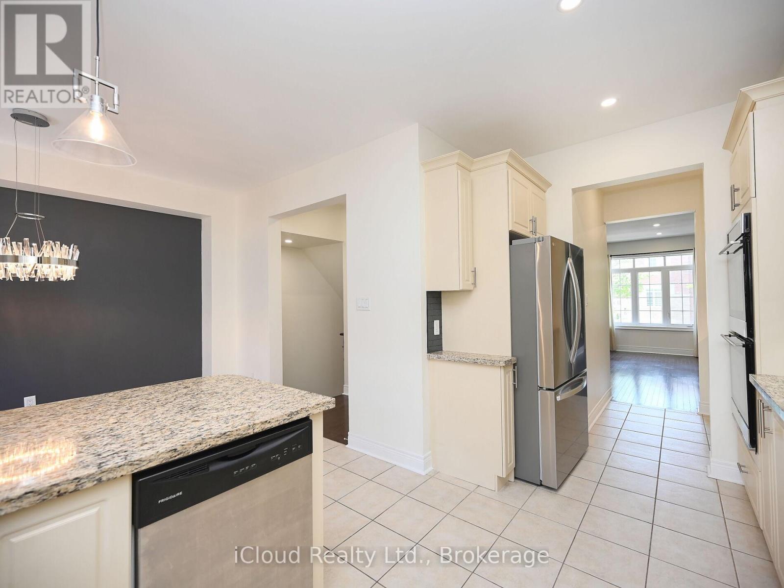 3069 Preserve Drive, Oakville, ON - Indoor Photo Showing Other Room