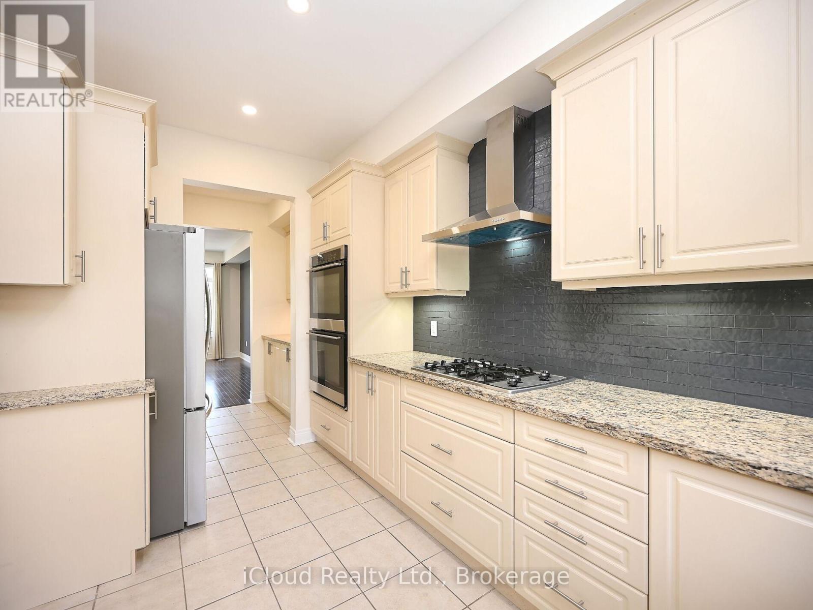 3069 Preserve Drive, Oakville, ON - Indoor Photo Showing Other Room