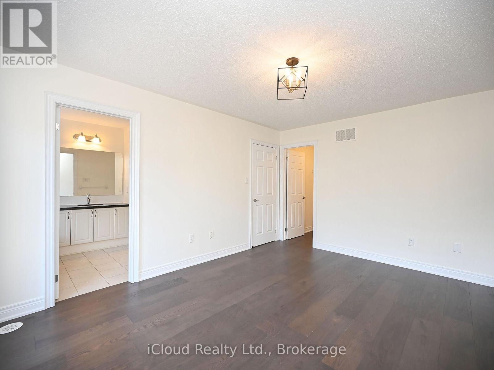 3069 Preserve Drive, Oakville, ON - Indoor Photo Showing Other Room