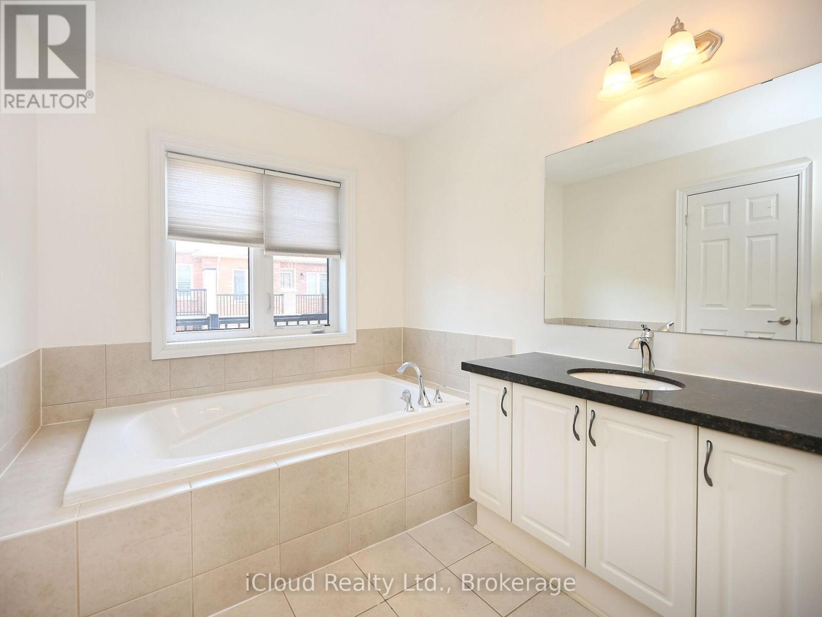 3069 Preserve Drive, Oakville, ON - Indoor Photo Showing Laundry Room