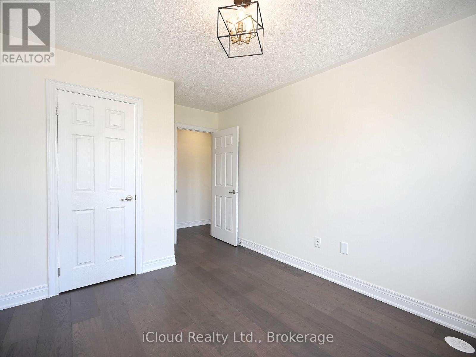 3069 Preserve Drive, Oakville, ON - Indoor Photo Showing Other Room
