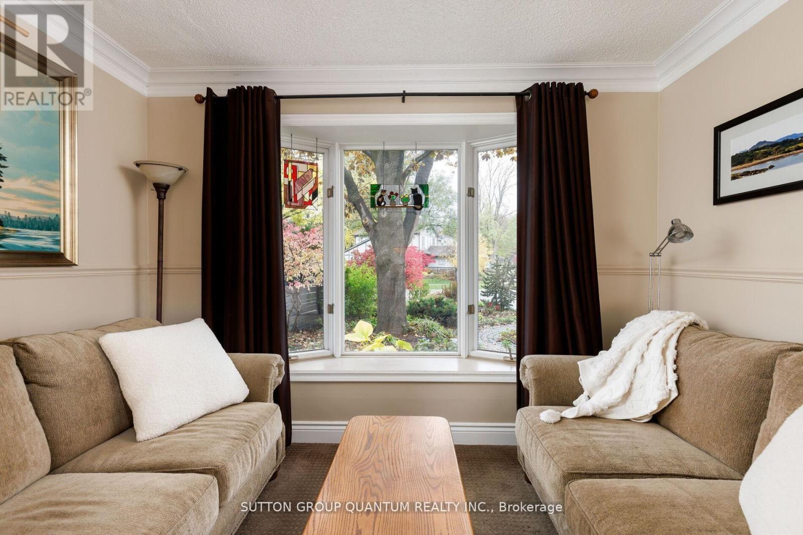 2977 Inlake Court, Mississauga, ON - Indoor Photo Showing Living Room