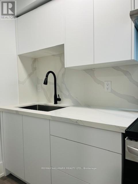 4 - 2961 Lakeshore Boulevard W, Toronto, ON