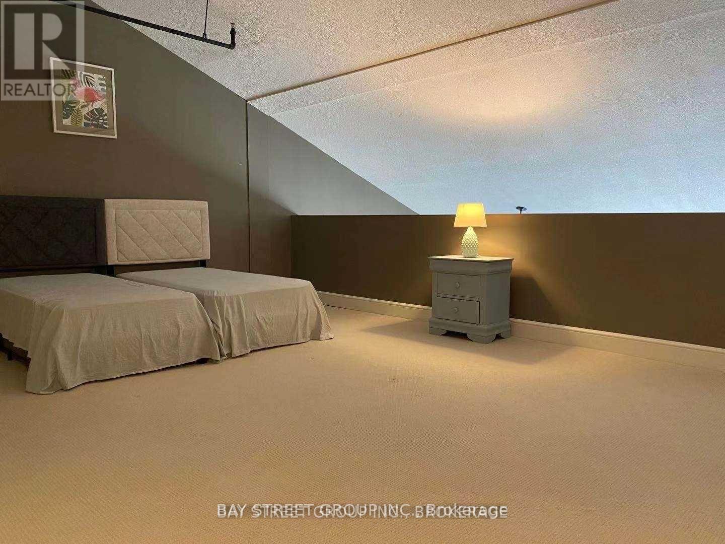 605 - 1071 Queens Avenue, Oakville, ON - Indoor Photo Showing Bedroom