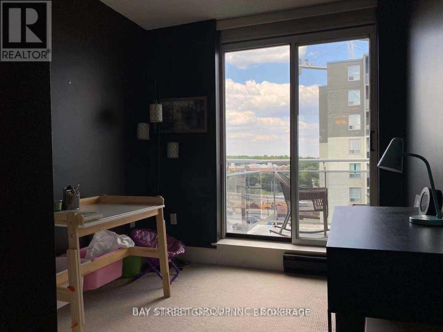 605 - 1071 Queens Avenue, Oakville, ON - Indoor