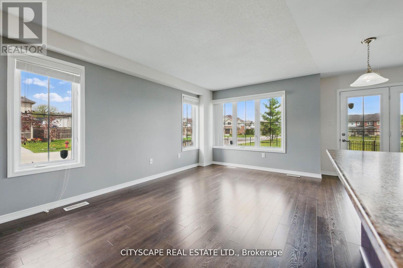 8485 Primrose Lane, Niagara Falls, ON - Indoor