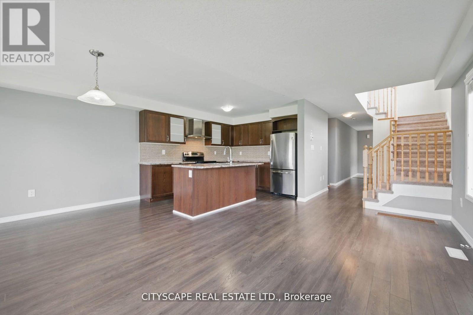 8485 Primrose Lane, Niagara Falls, ON - Indoor Photo Showing Kitchen