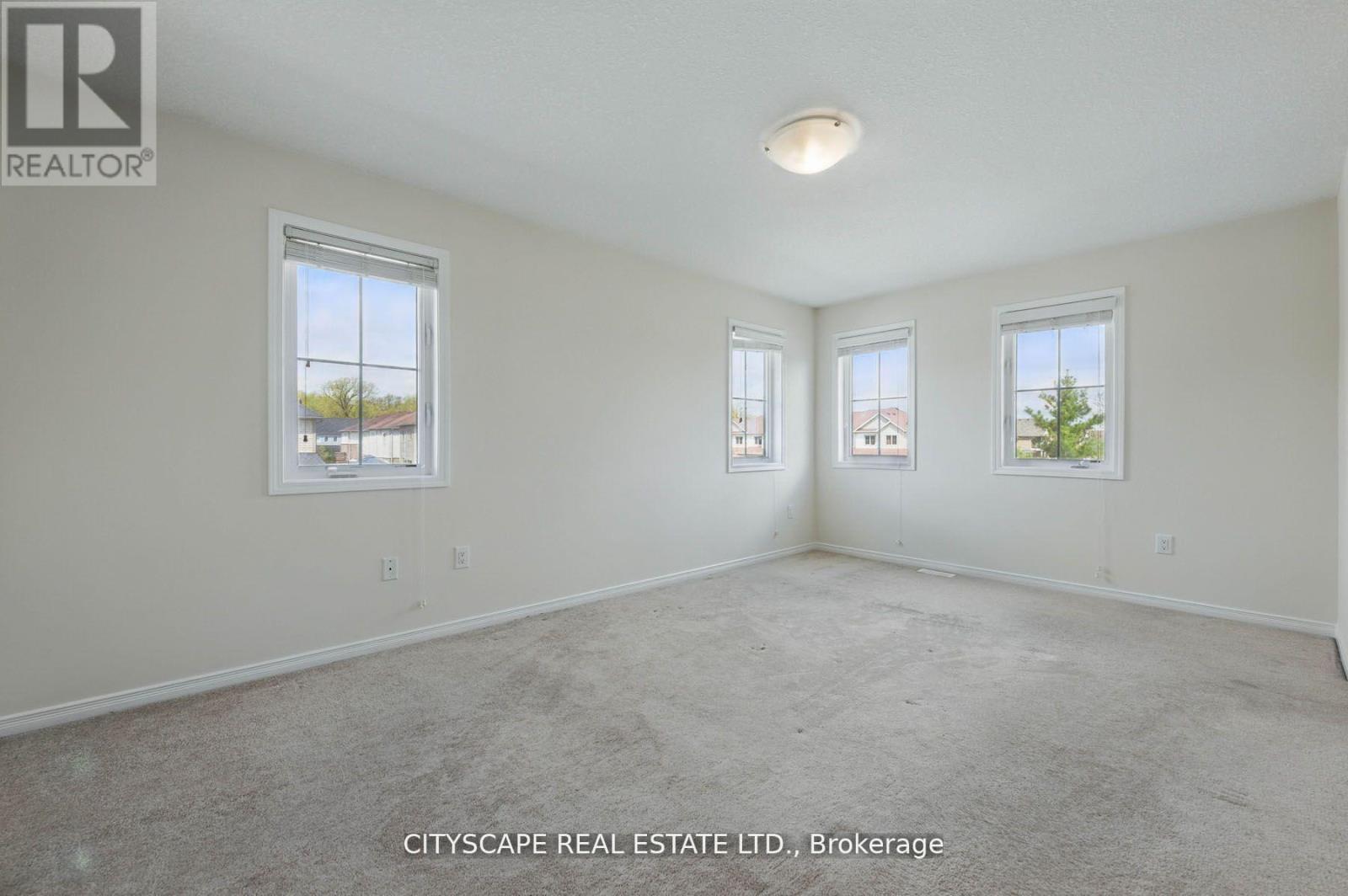 8485 Primrose Lane, Niagara Falls, ON - Indoor Photo Showing Other Room