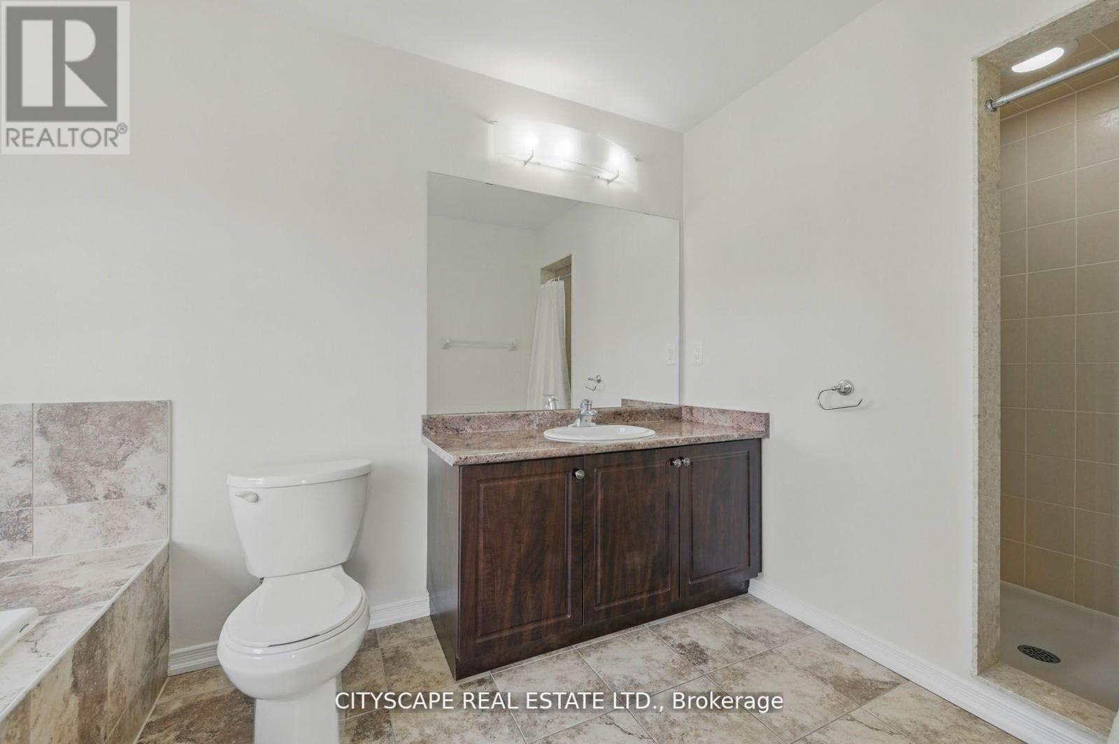 8485 Primrose Lane, Niagara Falls, ON - Indoor Photo Showing Bathroom