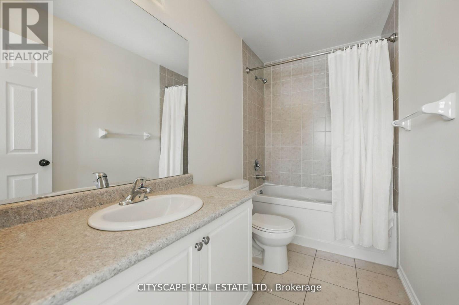 8485 Primrose Lane, Niagara Falls, ON - Indoor Photo Showing Bathroom