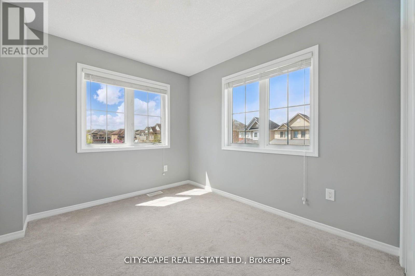 8485 Primrose Lane, Niagara Falls, ON - Indoor Photo Showing Other Room