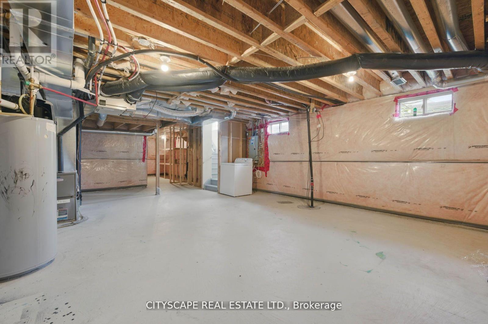 8485 Primrose Lane, Niagara Falls, ON - Indoor Photo Showing Basement
