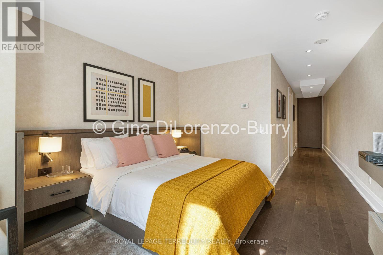 1804 - 88 Davenport Road, Toronto, ON - Indoor Photo Showing Bedroom