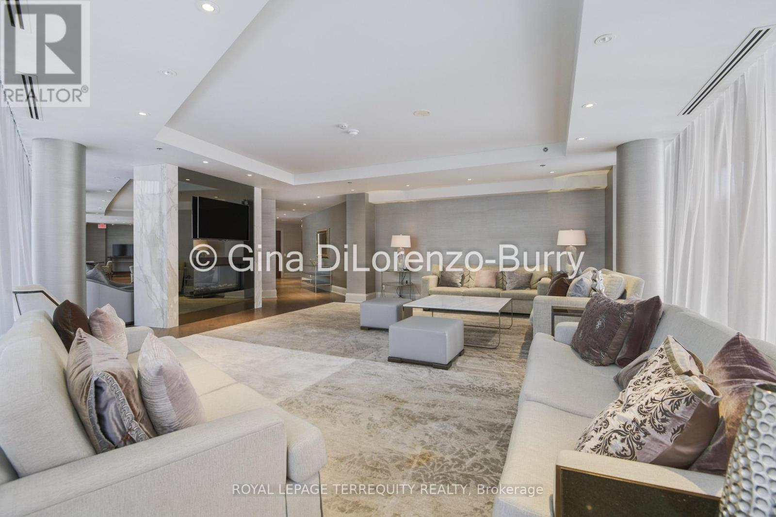 1804 - 88 Davenport Road, Toronto, ON - Indoor